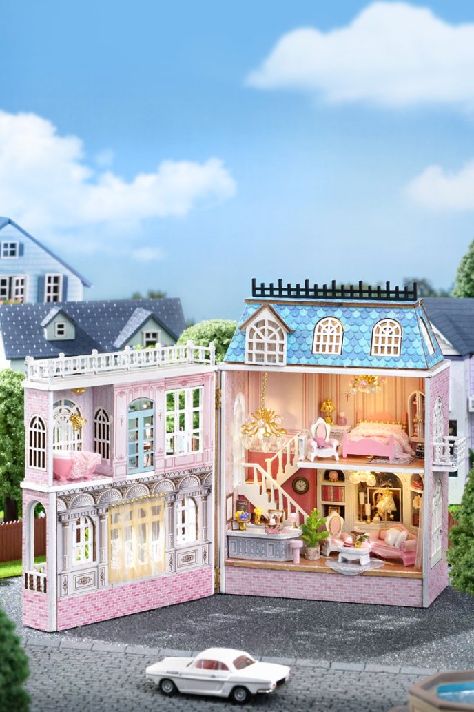 Flip Cottage-Grand Hotel DIY Craft Kit